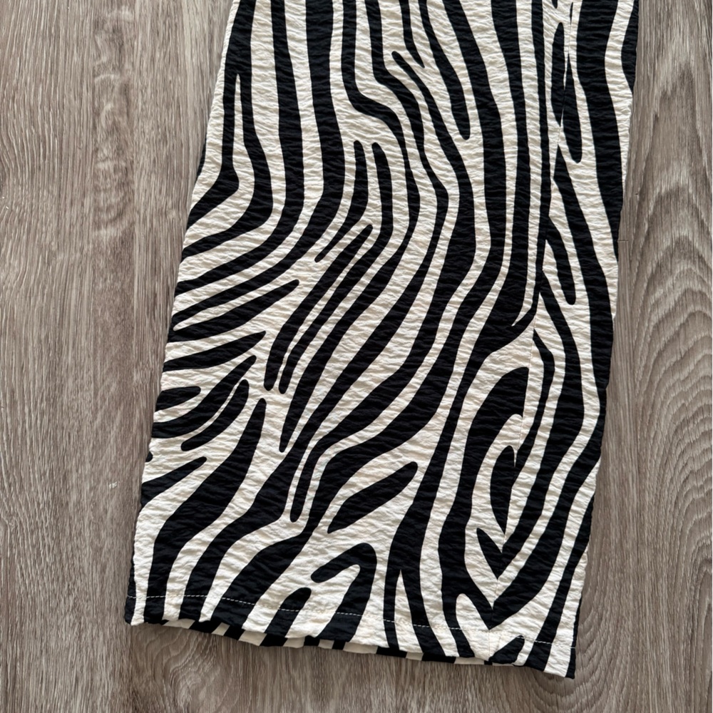Zebra Print Wide Leg Pants - Picture 7 of 9